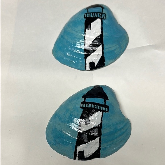 1 Hand Painted Lighthouse Shell choose 1 - Picture 1 of 6